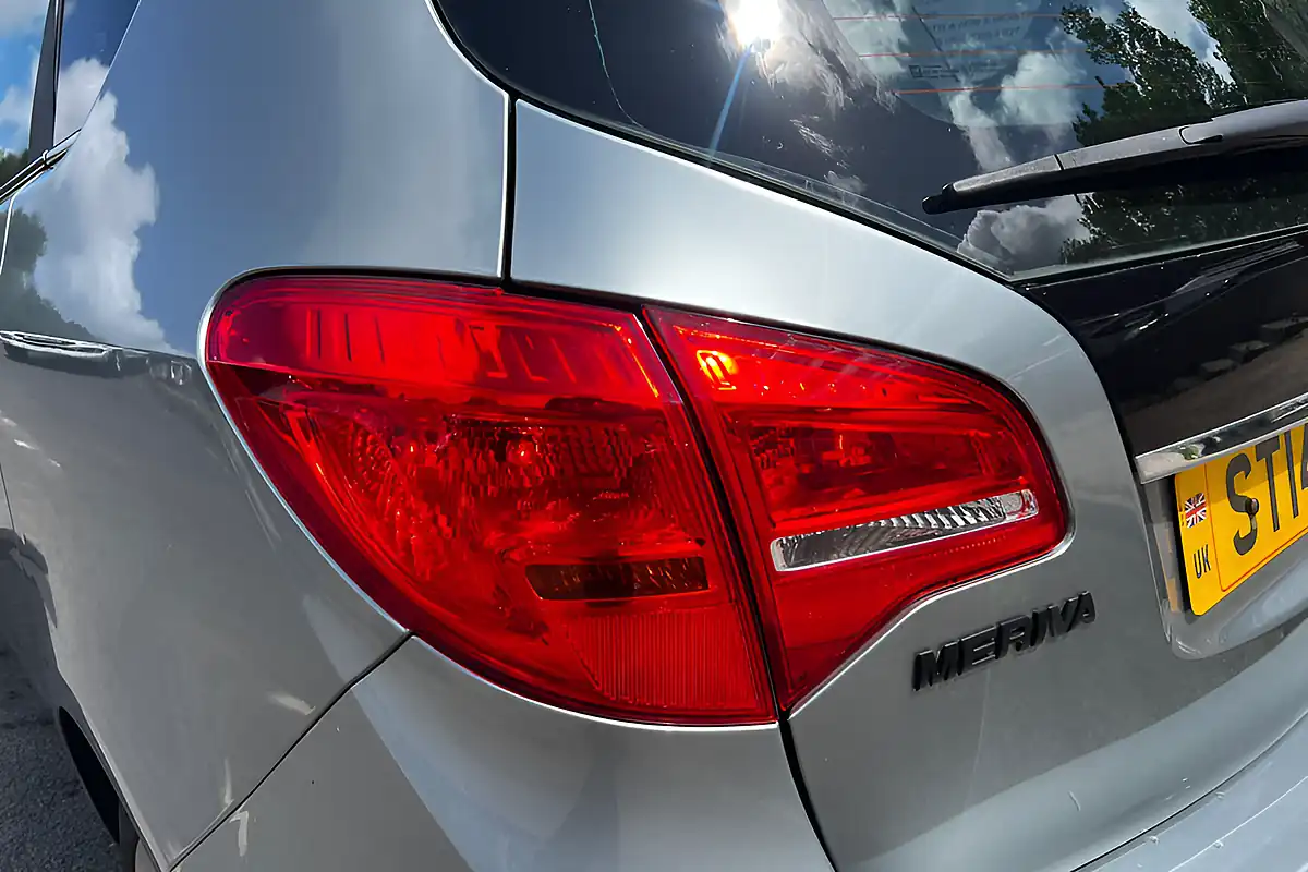 Used 2014 Vauxhall Meriva Tech Line Silver - Interior and Exterior details 8