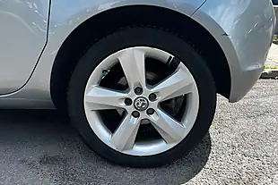 Used 2014 Vauxhall Meriva Tech Line Silver - Interior and Exterior details 9