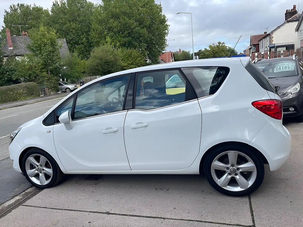 Used 2014 Vauxhall Meriva Tech Line White - Interior and Exterior details 6