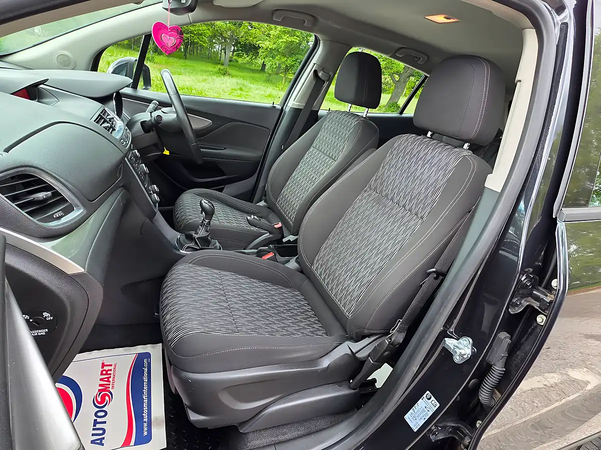 Used 2014 Vauxhall Mokka Exclusiv 4WD Black - Interior and Exterior details 10