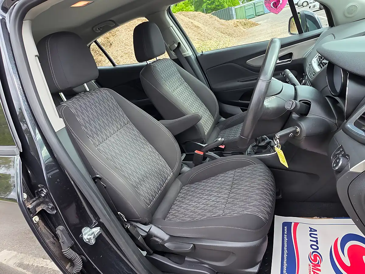 Used 2014 Vauxhall Mokka Exclusiv 4WD Black - Interior and Exterior details 13