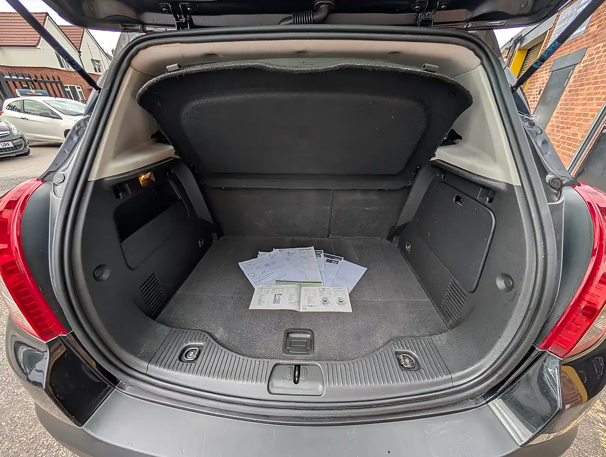 Used 2014 Vauxhall Mokka Exclusiv Black - Interior and Exterior details 15