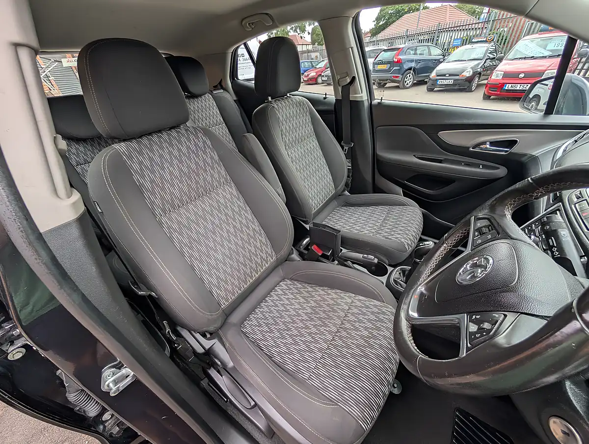 Used 2014 Vauxhall Mokka Exclusiv Black - Interior and Exterior details 8