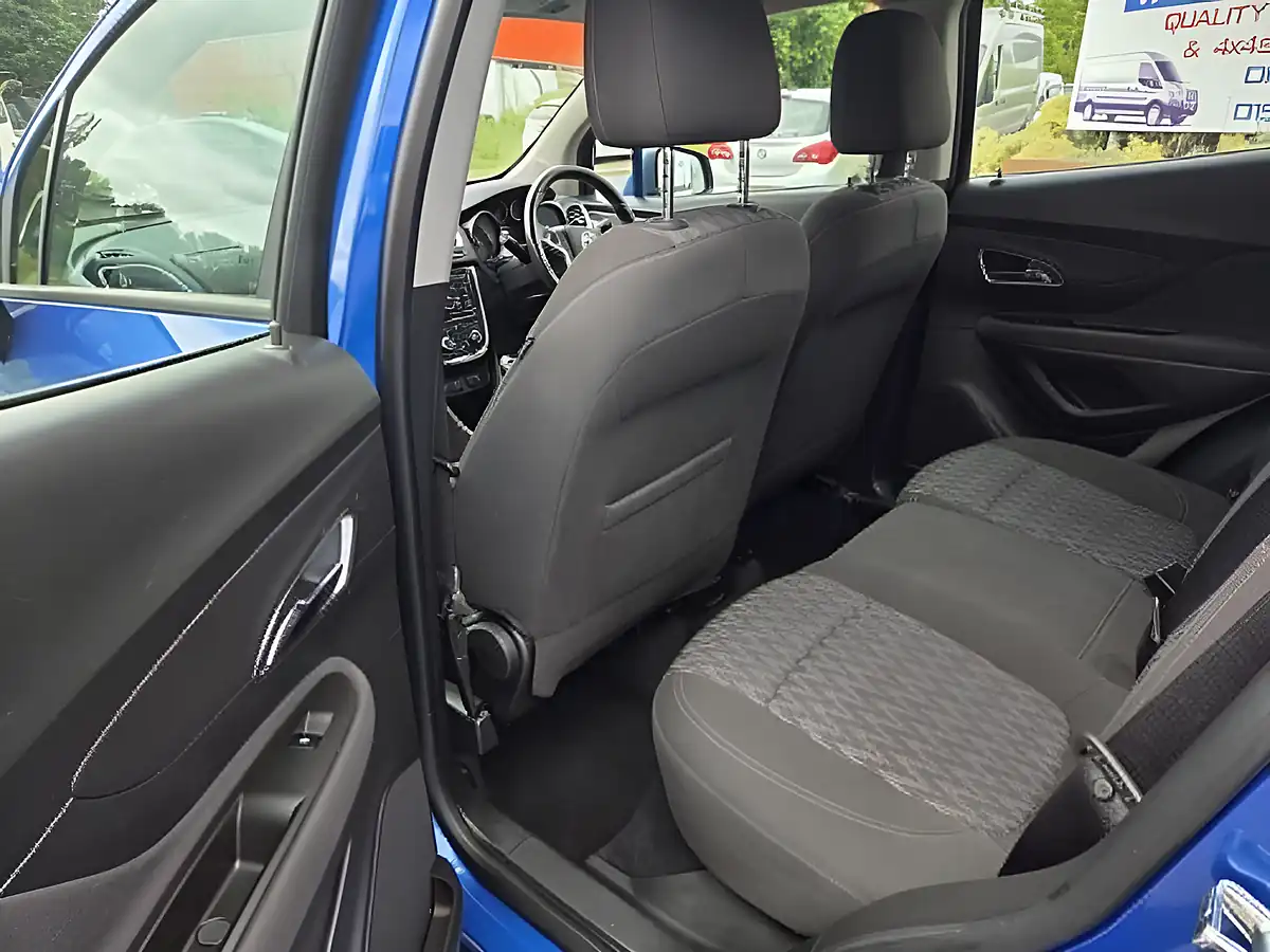 Used 2014 Vauxhall Mokka Exclusiv Blue - Interior and Exterior details 7