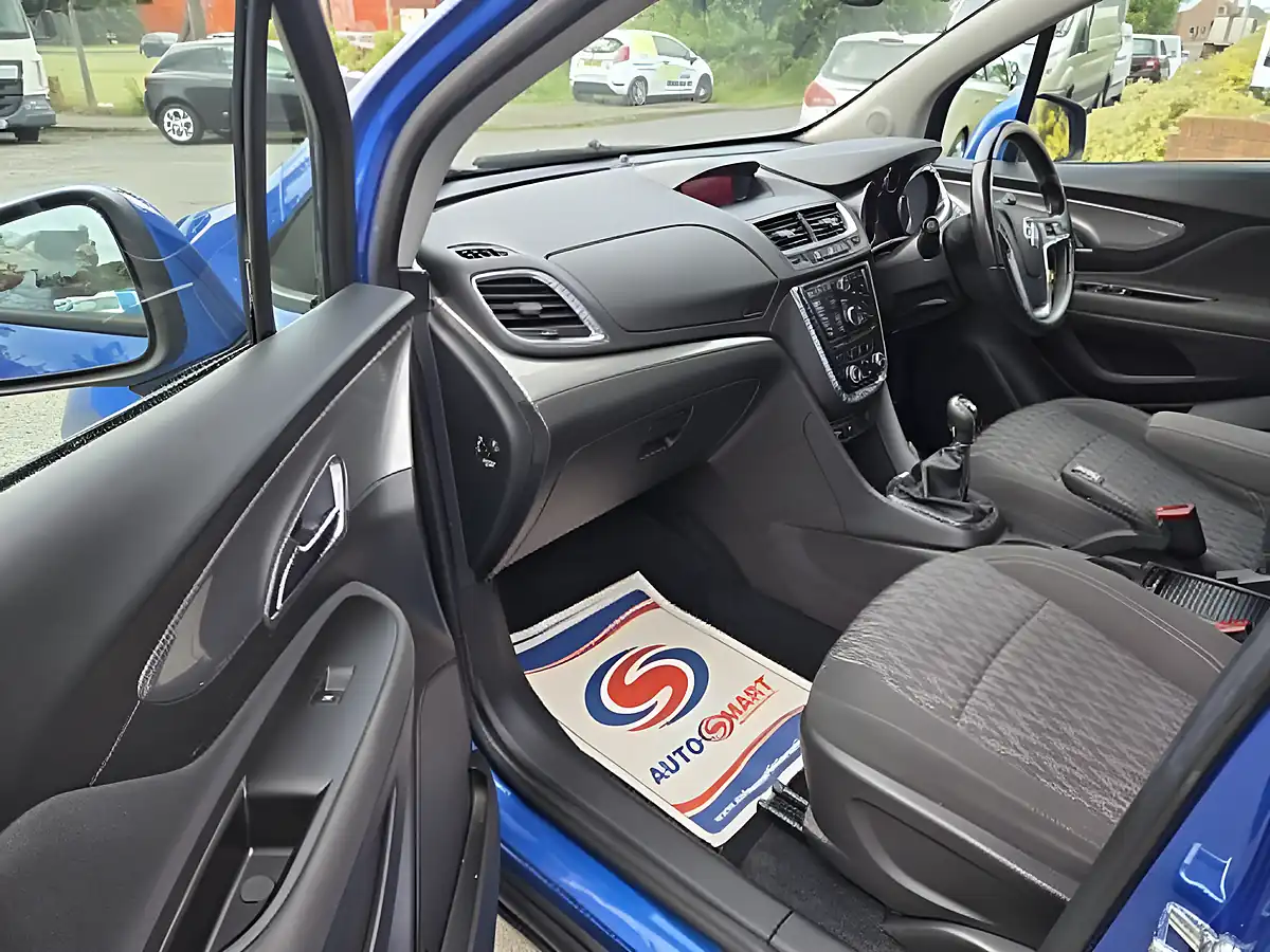 Used 2014 Vauxhall Mokka Exclusiv Blue - Interior and Exterior details 8