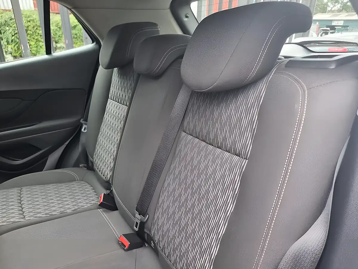 Used 2014 Vauxhall Mokka Exclusiv Blue - Interior and Exterior details 14