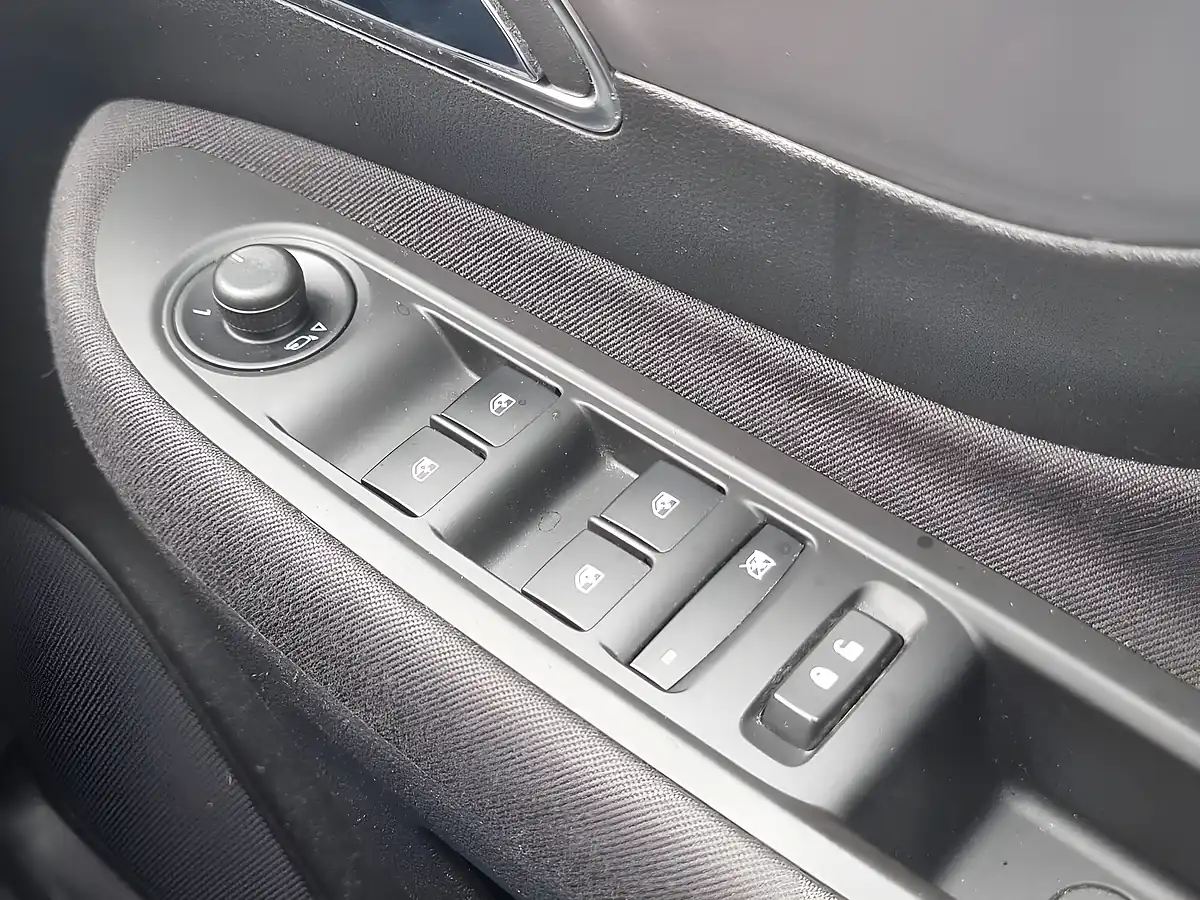 Used 2014 Vauxhall Mokka Exclusiv Blue - Interior and Exterior details 20