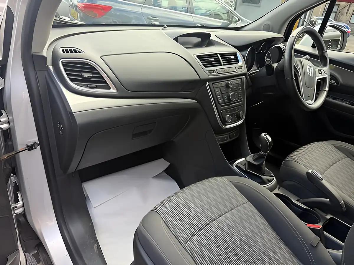 Used 2014 Vauxhall Mokka Exclusiv Silver - Interior and Exterior details 12