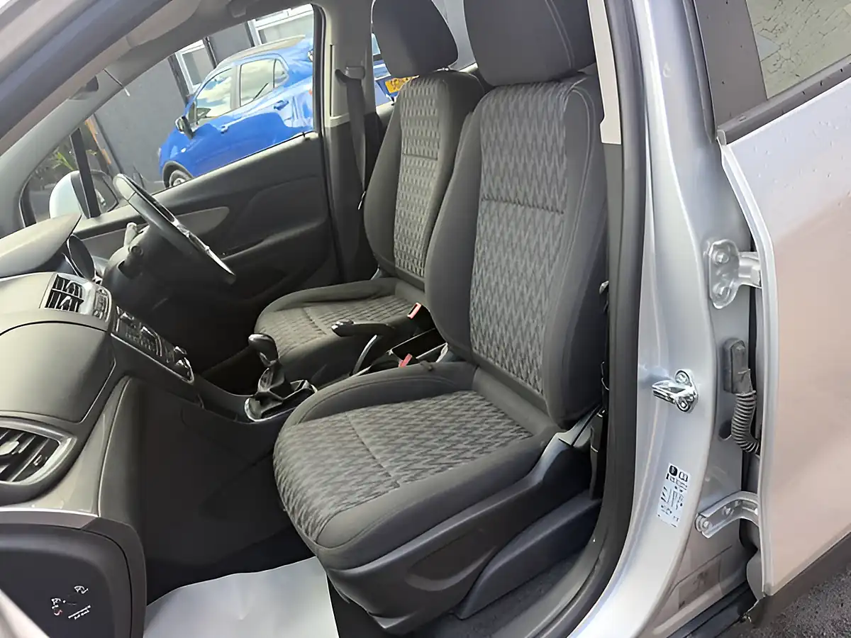 Used 2014 Vauxhall Mokka Exclusiv Silver - Interior and Exterior details 13