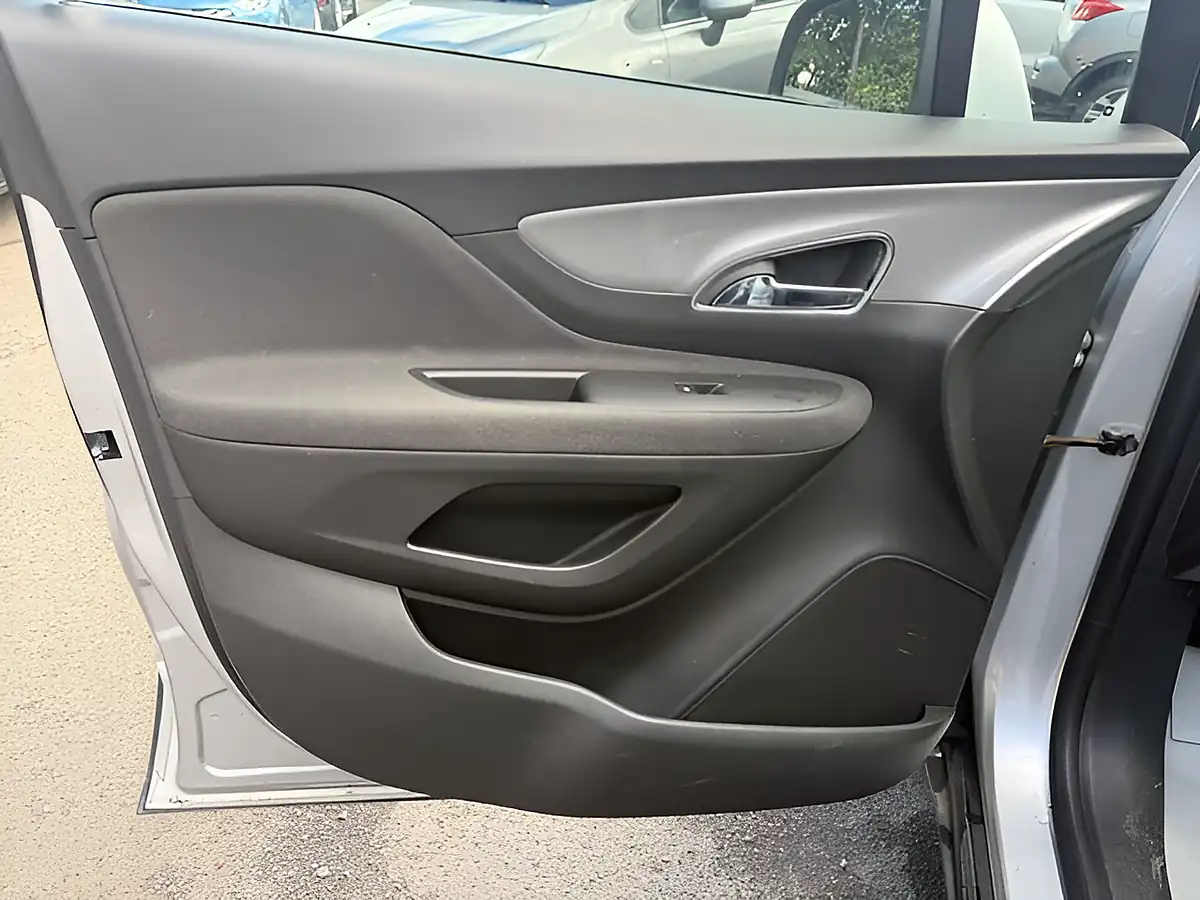 Used 2014 Vauxhall Mokka Exclusiv Silver - Interior and Exterior details 14