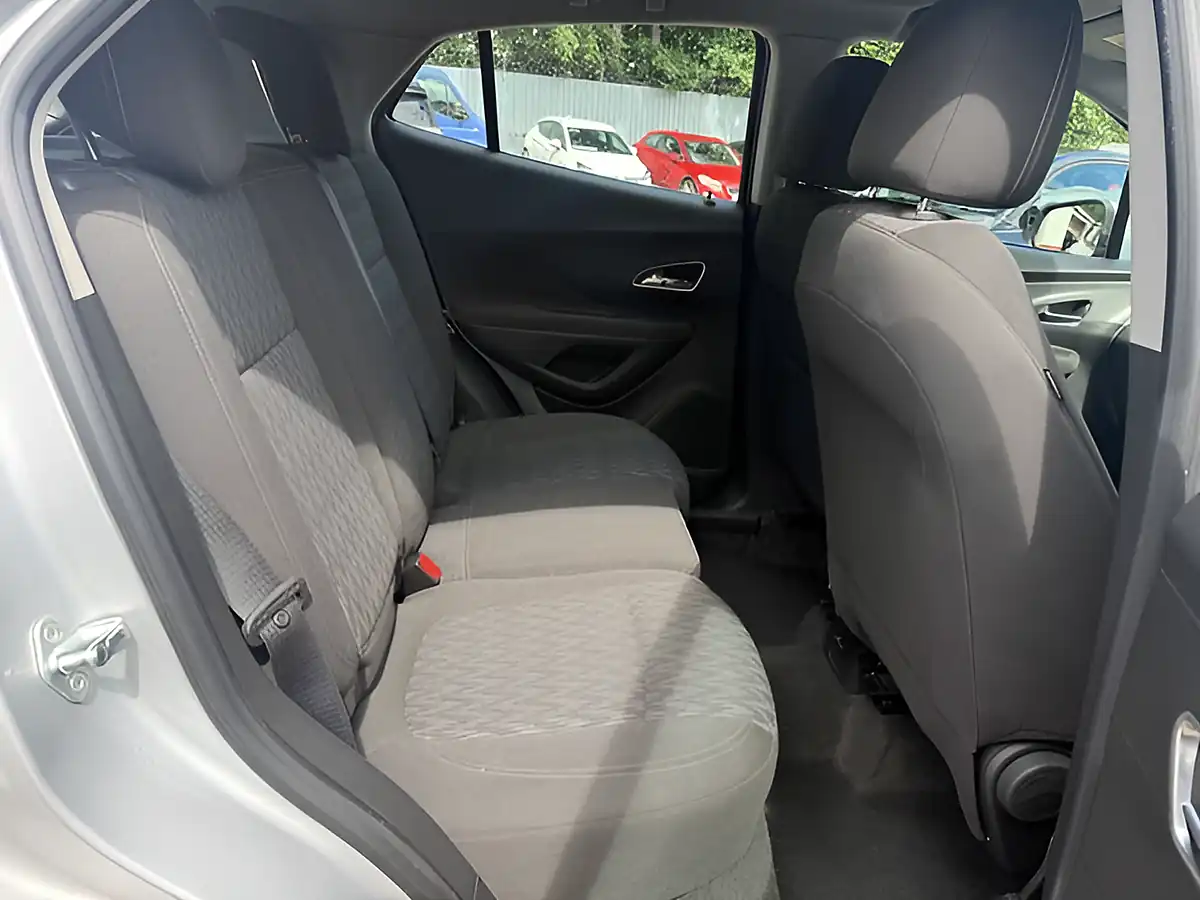 Used 2014 Vauxhall Mokka Exclusiv Silver - Interior and Exterior details 15