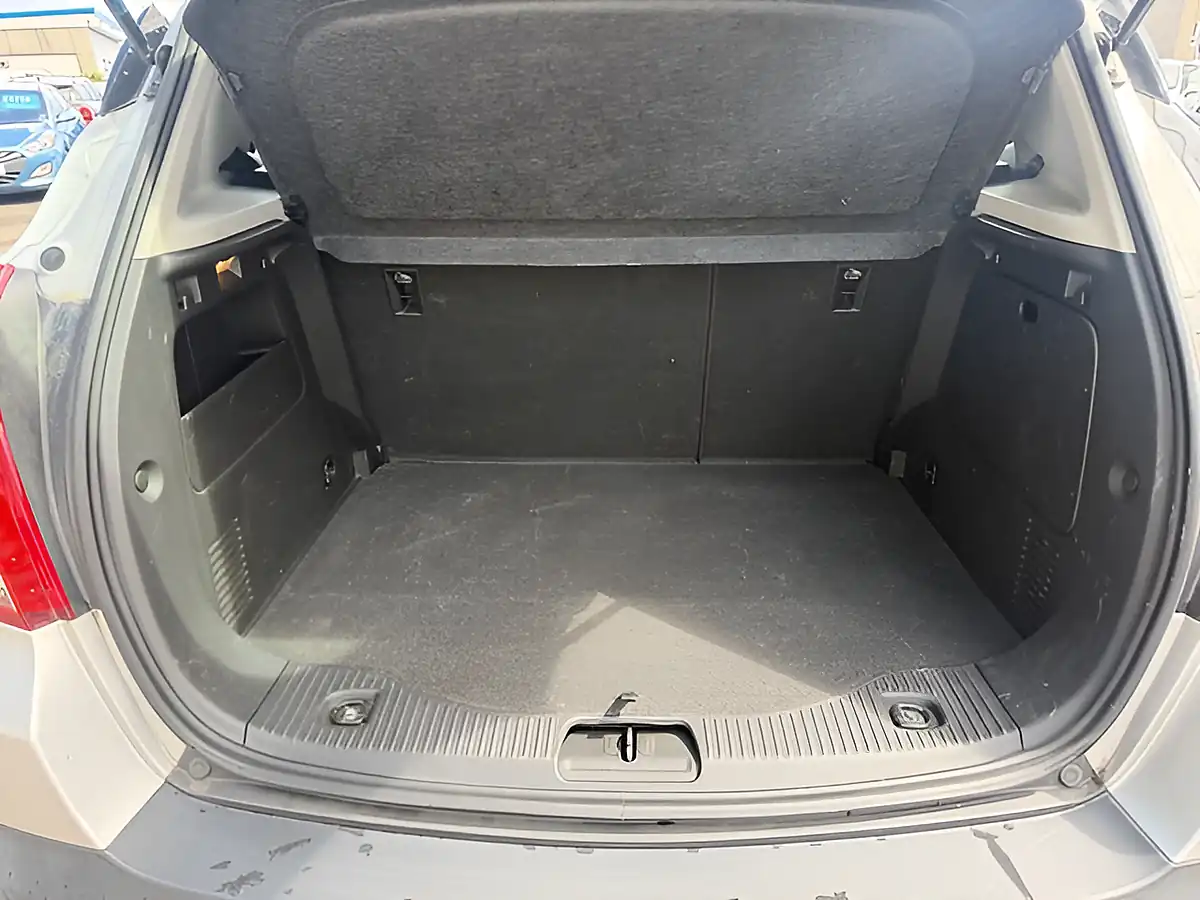 Used 2014 Vauxhall Mokka Exclusiv Silver - Interior and Exterior details 16