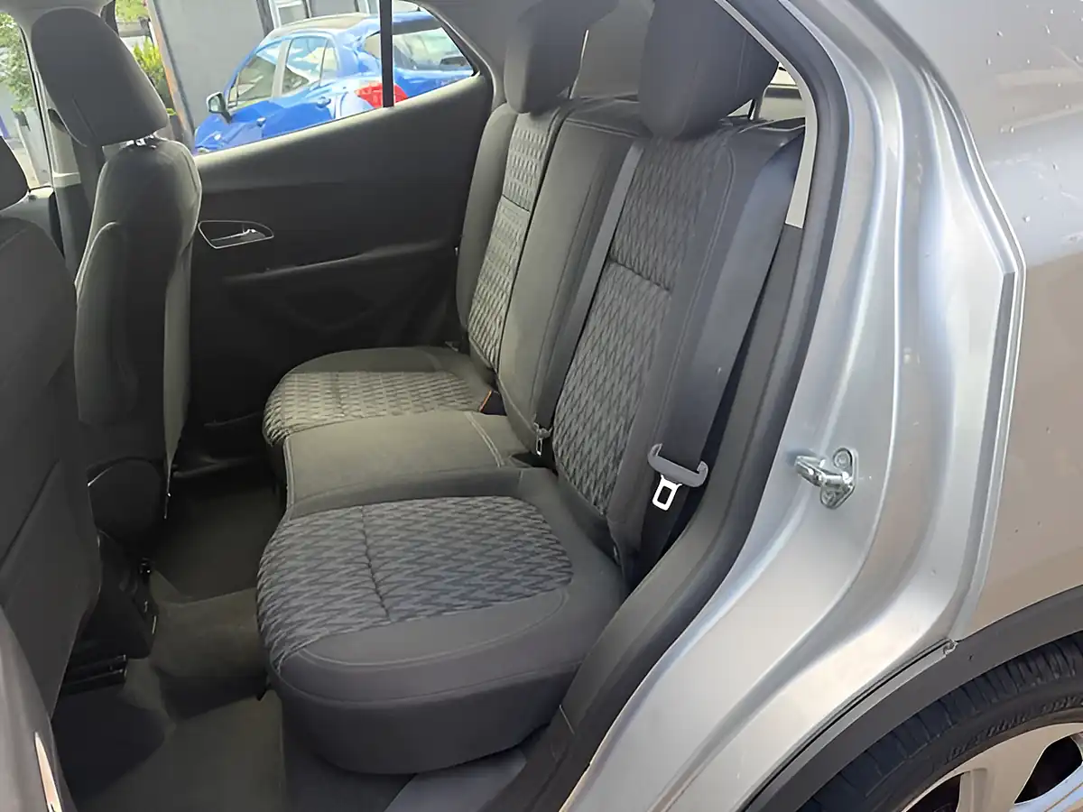 Used 2014 Vauxhall Mokka Exclusiv Silver - Interior and Exterior details 17