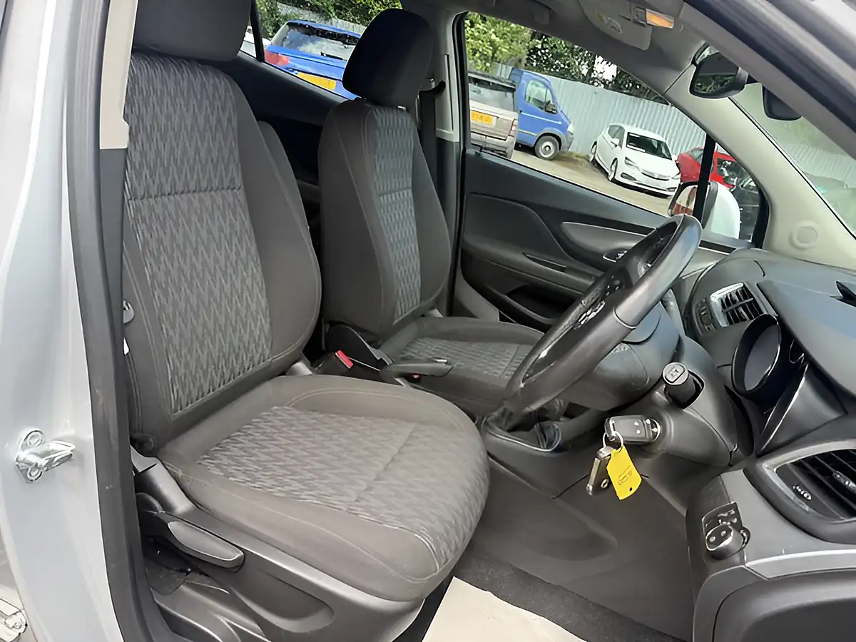 Used 2014 Vauxhall Mokka Exclusiv Silver - Interior and Exterior details 19