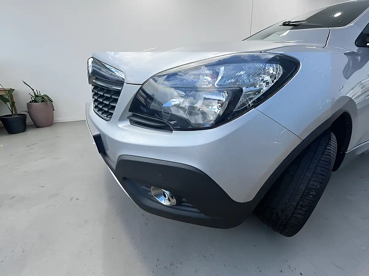 Used 2014 Vauxhall Mokka Exclusiv Silver - Interior and Exterior details 9