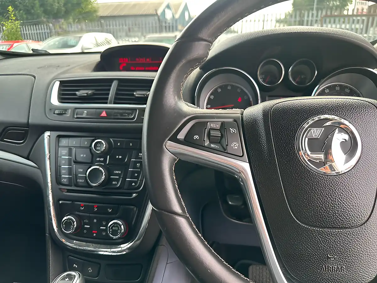 Used 2014 Vauxhall Mokka Exclusiv Silver - Interior and Exterior details 15