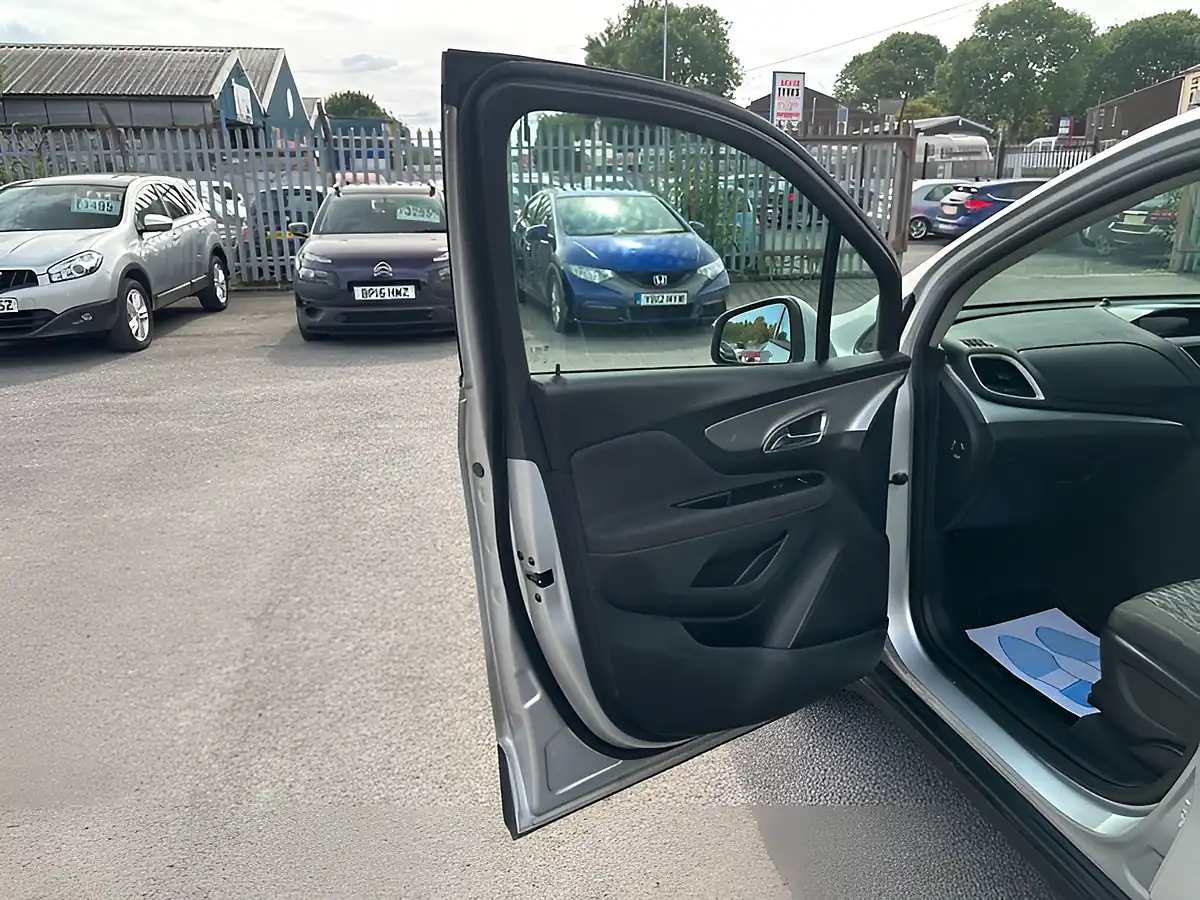 Used 2014 Vauxhall Mokka Exclusiv Silver - Interior and Exterior details 20