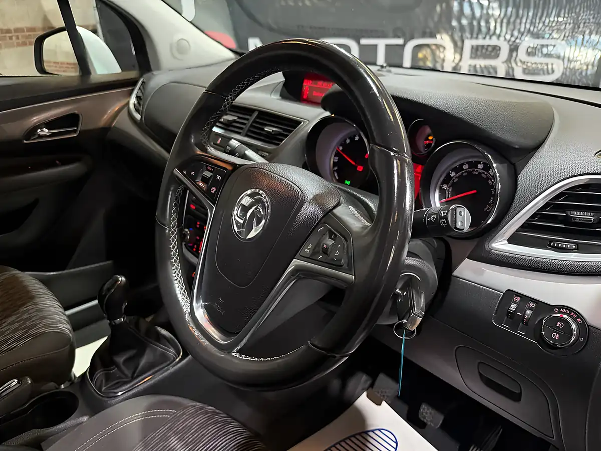 Used 2014 Vauxhall Mokka Exclusiv Silver - Interior and Exterior details 13