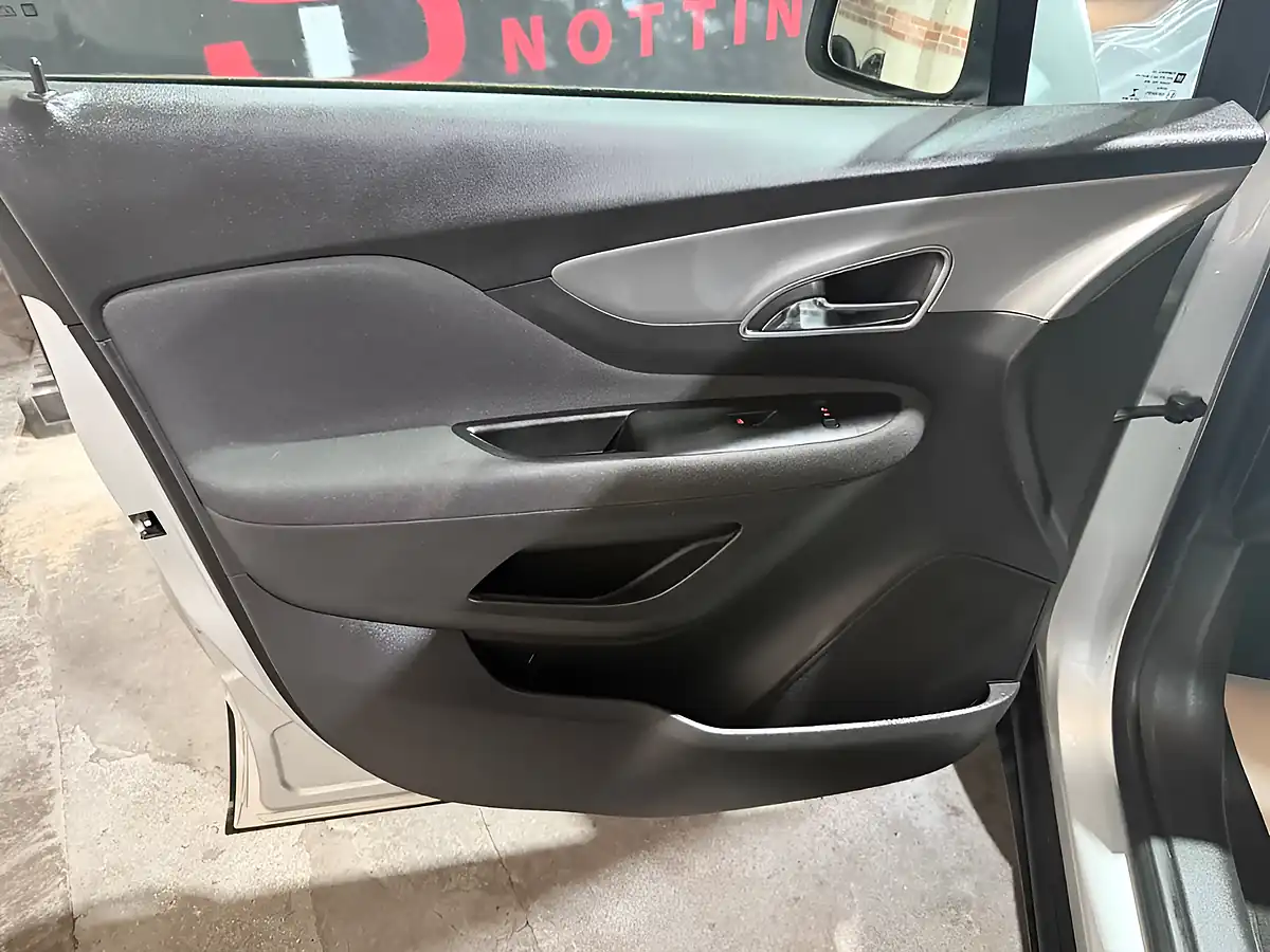 Used 2014 Vauxhall Mokka Exclusiv Silver - Interior and Exterior details 7
