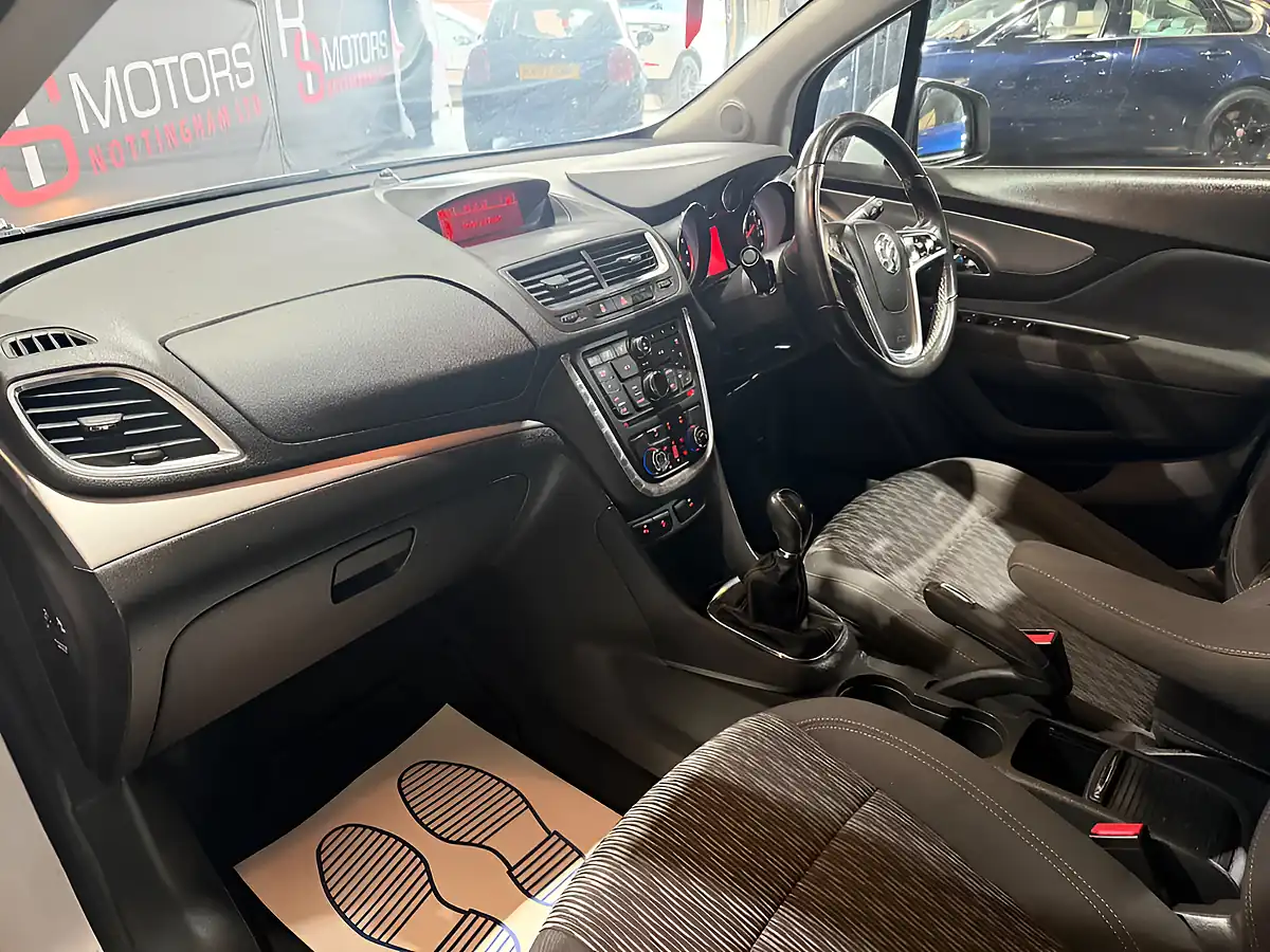 Used 2014 Vauxhall Mokka Exclusiv Silver - Interior and Exterior details 9