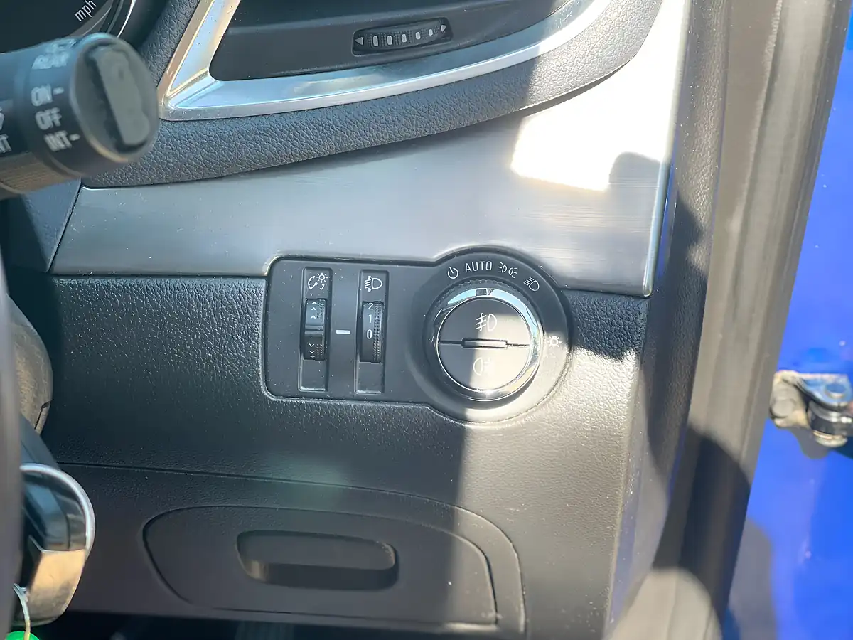 Used 2014 Vauxhall Mokka Se Blue - Interior and Exterior details 13