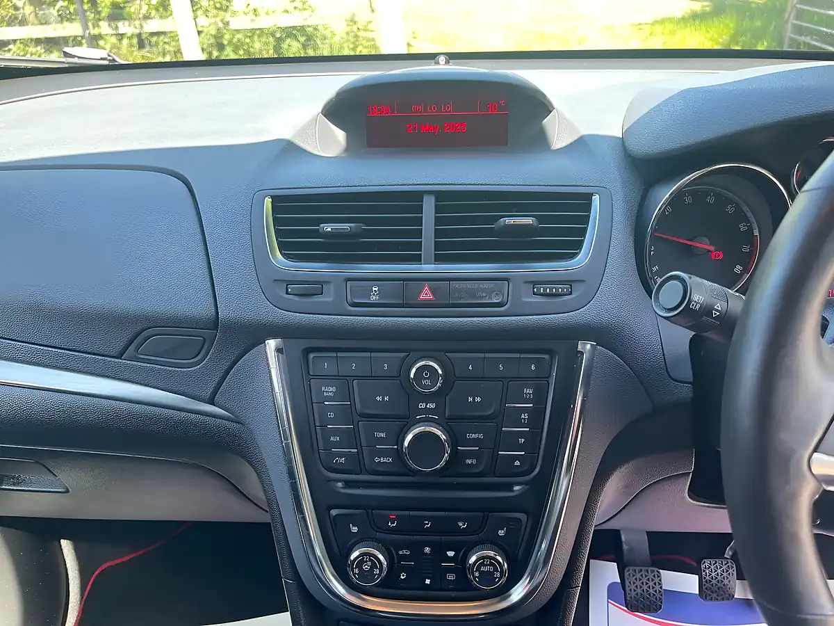 Used 2014 Vauxhall Mokka Se Blue - Interior and Exterior details 14