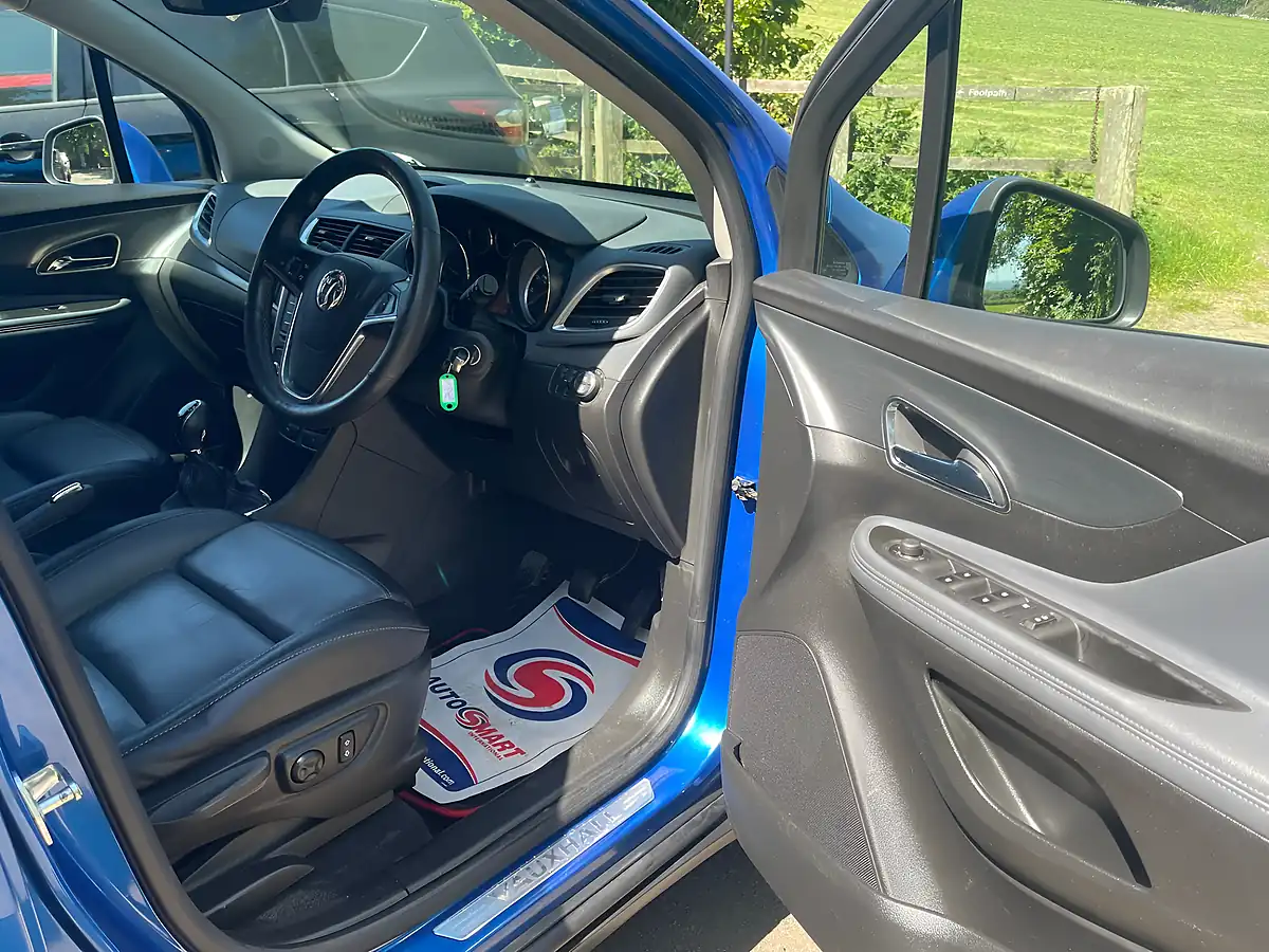 Used 2014 Vauxhall Mokka Se Blue - Interior and Exterior details 9