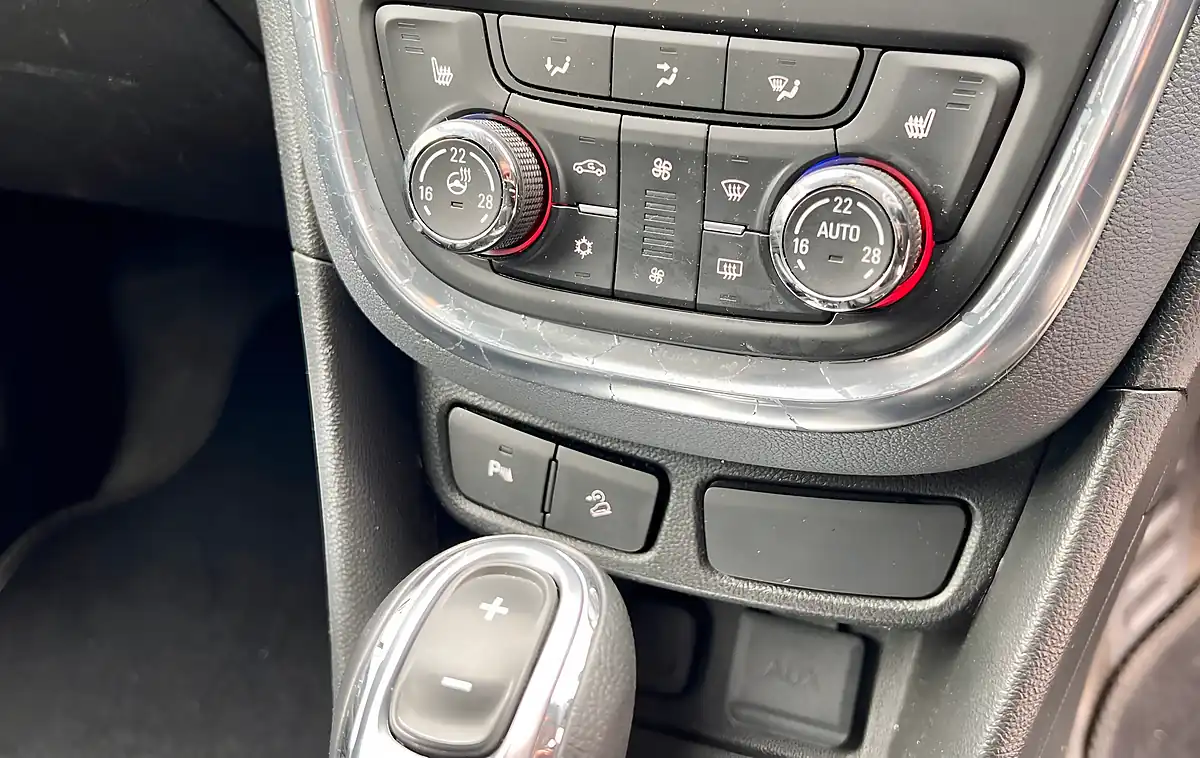 Used 2014 Vauxhall Mokka Se Blue - Interior and Exterior details 7