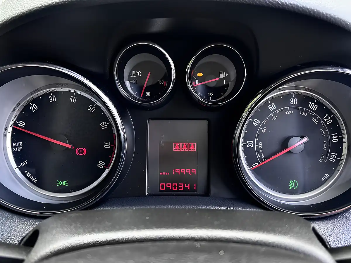 Used 2014 Vauxhall Mokka Se Orange Rock Metallic - Interior and Exterior details 17