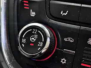 Used 2014 Vauxhall Mokka Se Orange Rock Metallic - Interior and Exterior details 3