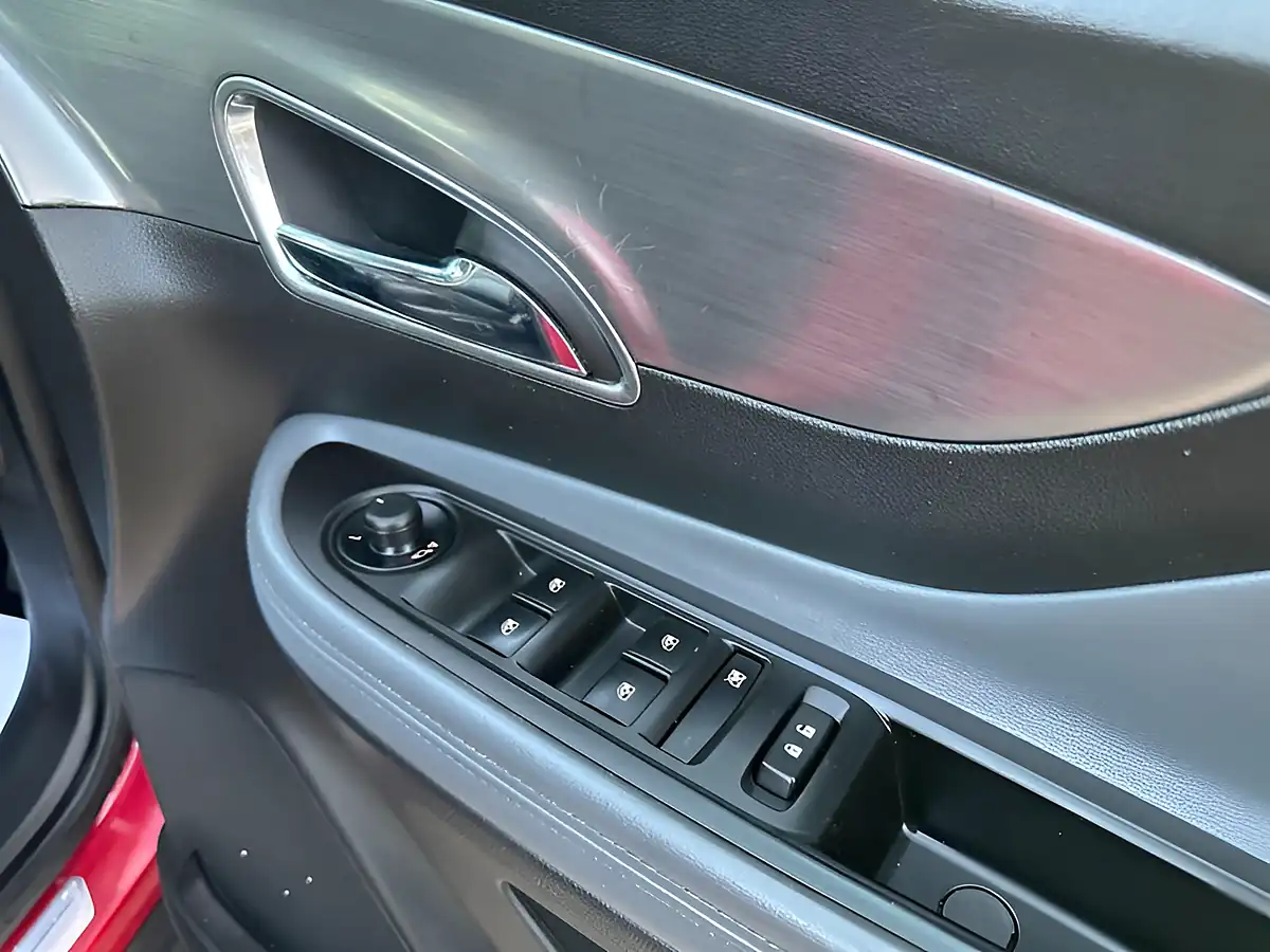 Used 2014 Vauxhall Mokka Se Red - Interior and Exterior details 14