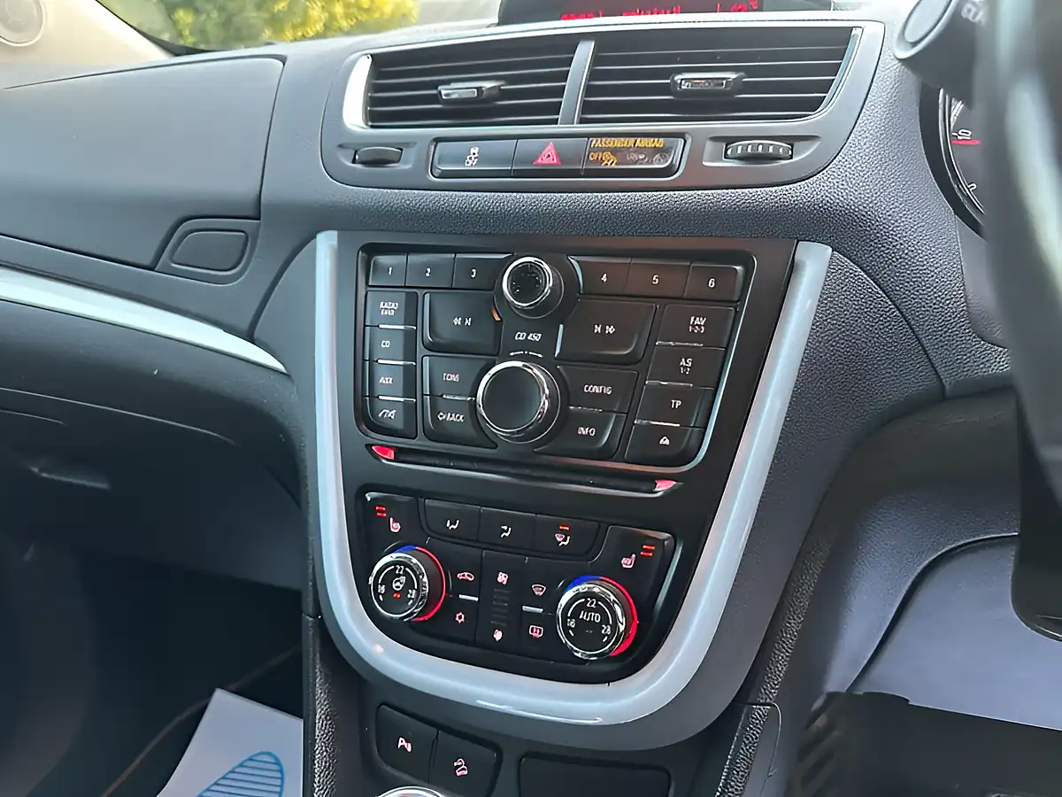 Used 2014 Vauxhall Mokka Se Red - Interior and Exterior details 15