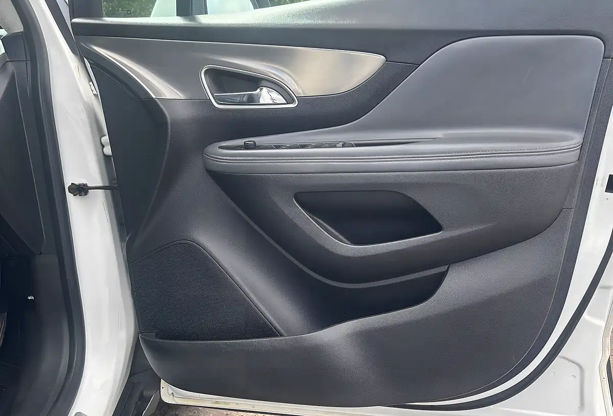 Used 2014 Vauxhall Mokka Se White - Interior and Exterior details 11
