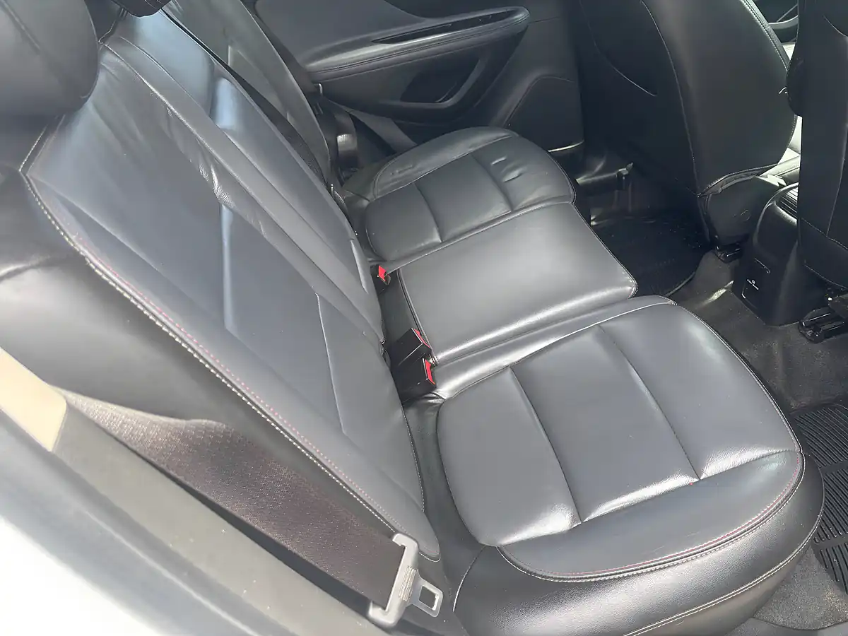 Used 2014 Vauxhall Mokka Se White - Interior and Exterior details 9