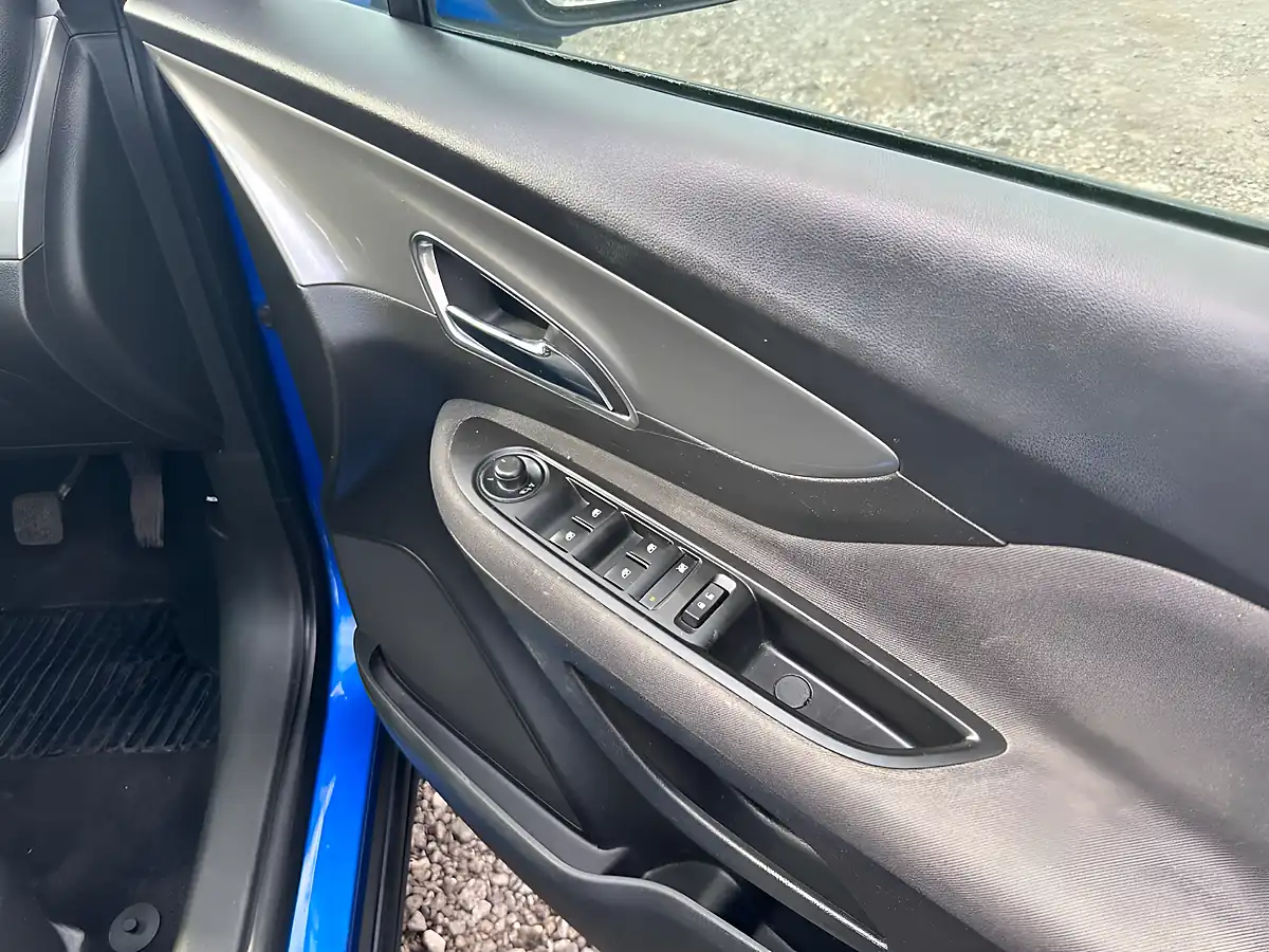Used 2014 Vauxhall Mokka Tech Line Blue - Interior and Exterior details 10
