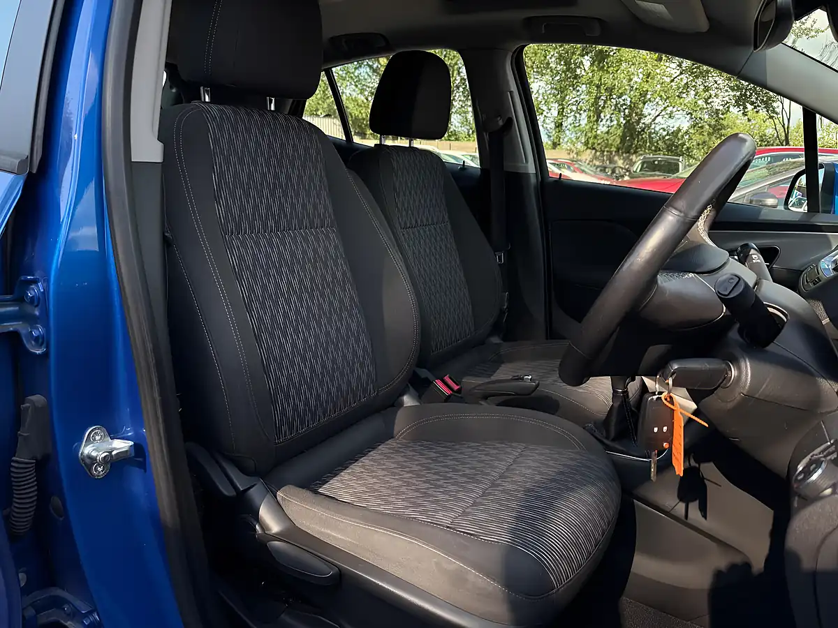 Used 2014 Vauxhall Mokka Tech Line Blue - Interior and Exterior details 10