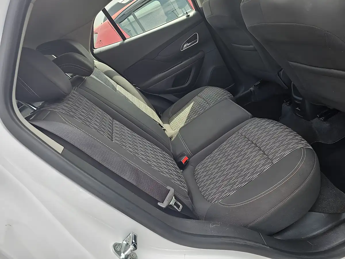 Used 2014 Vauxhall Mokka Tech Line White - Interior and Exterior details 7