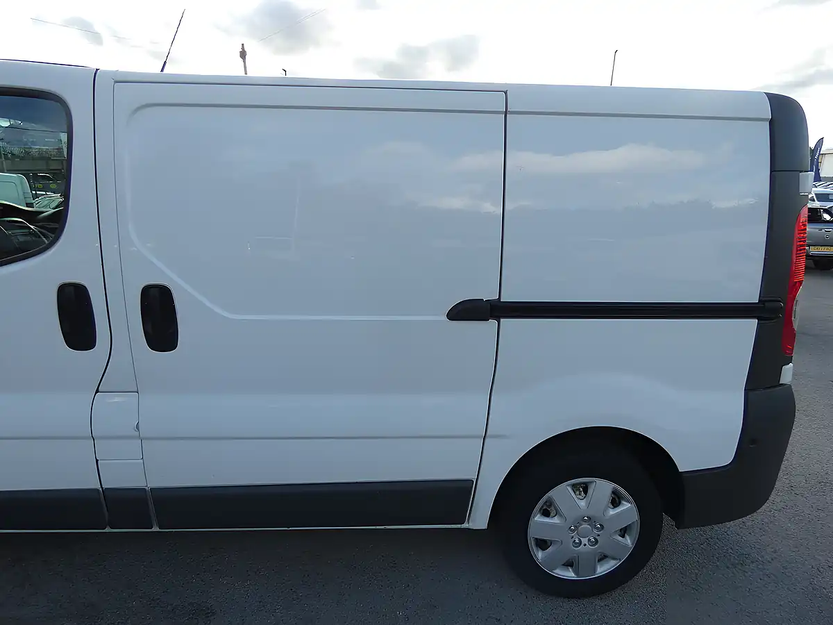 Used 2014 Vauxhall Vivaro 2700 L1H1 Swb White - Interior and Exterior details 14