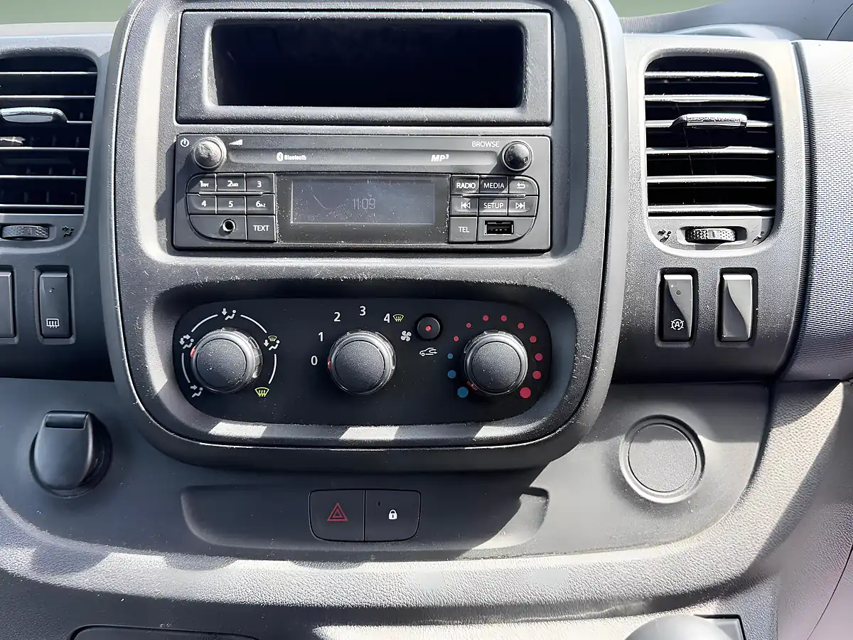Used 2014 Vauxhall Vivaro L1 H1 White - Interior and Exterior details 17