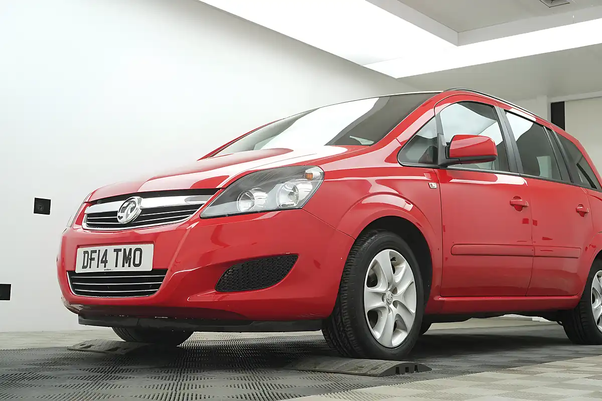 Used 2014 Vauxhall Zafira Exclusiv Red - Interior and Exterior details 2
