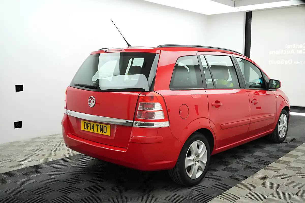 Used 2014 Vauxhall Zafira Exclusiv Red - Interior and Exterior details 3