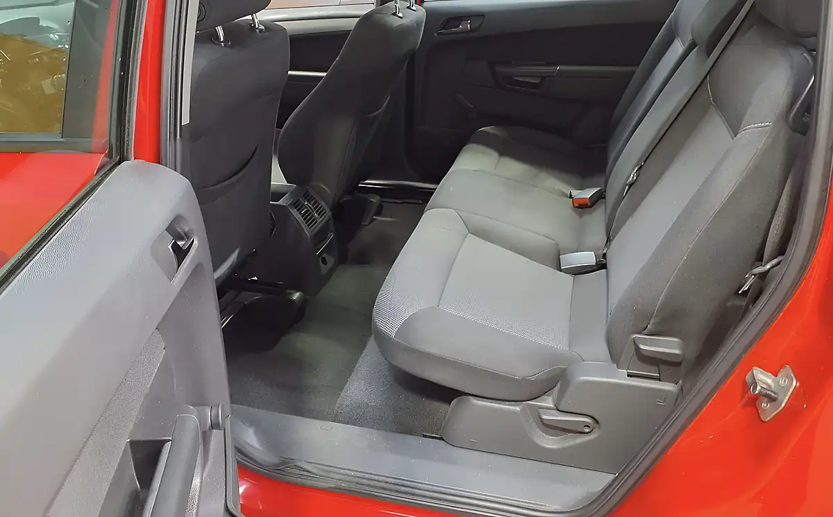 Used 2014 Vauxhall Zafira Exclusiv Red - Interior and Exterior details 8