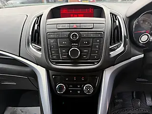 Used 2014 Vauxhall Zafira Silver - Interior and Exterior details 10