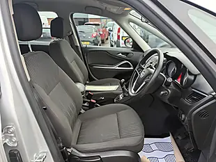 Used 2014 Vauxhall Zafira Silver - Interior and Exterior details 13