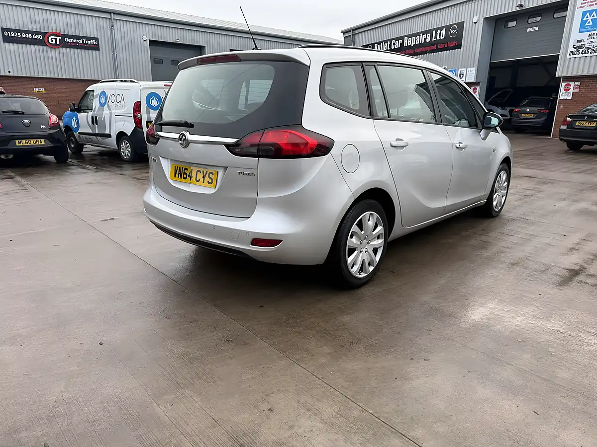 Used 2014 Vauxhall Zafira Silver - Interior and Exterior details 3