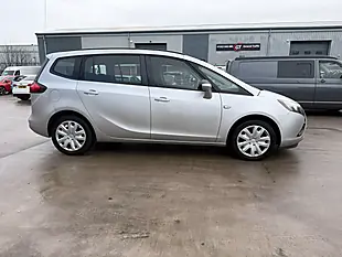 Used 2014 Vauxhall Zafira Silver - Interior and Exterior details 5