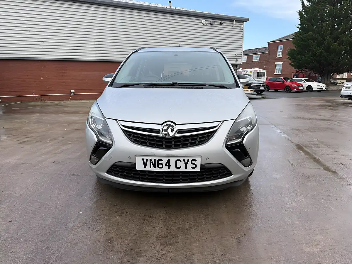 Used 2014 Vauxhall Zafira Silver - Interior and Exterior details 7