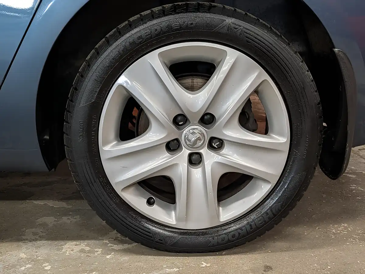 Used 2014 Vauxhall Zafira Tourer Exclusiv Blue - Interior and Exterior details 20