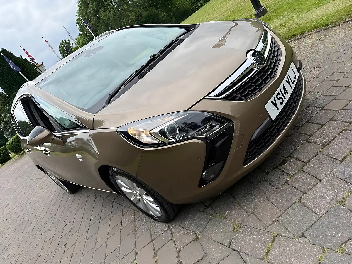 Used 2014 Vauxhall Zafira Tourer Se Brown - Interior and Exterior details 10