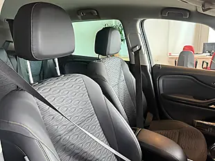 Used 2014 Vauxhall Zafira Tourer Se White - Interior and Exterior details 15